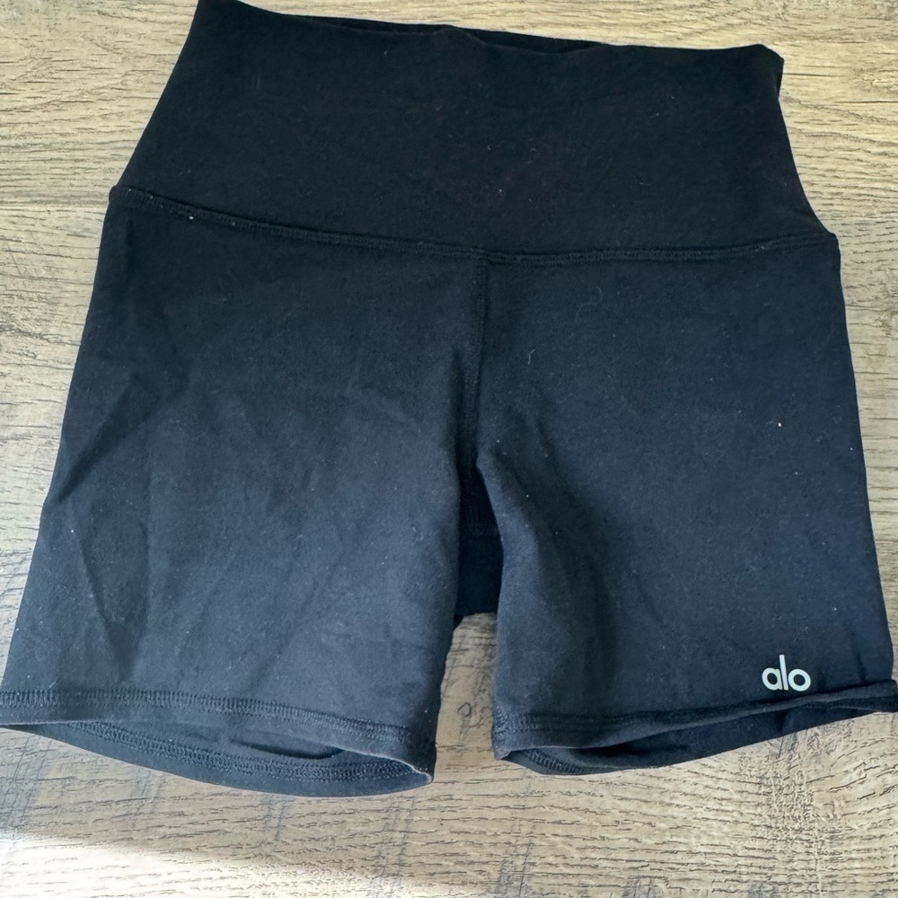 ALO Yoga Women's Black Bike Shorts 5”